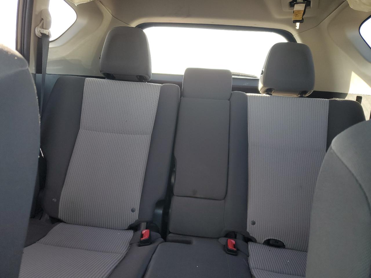 2015 Toyota RAV 4 - Image 10
