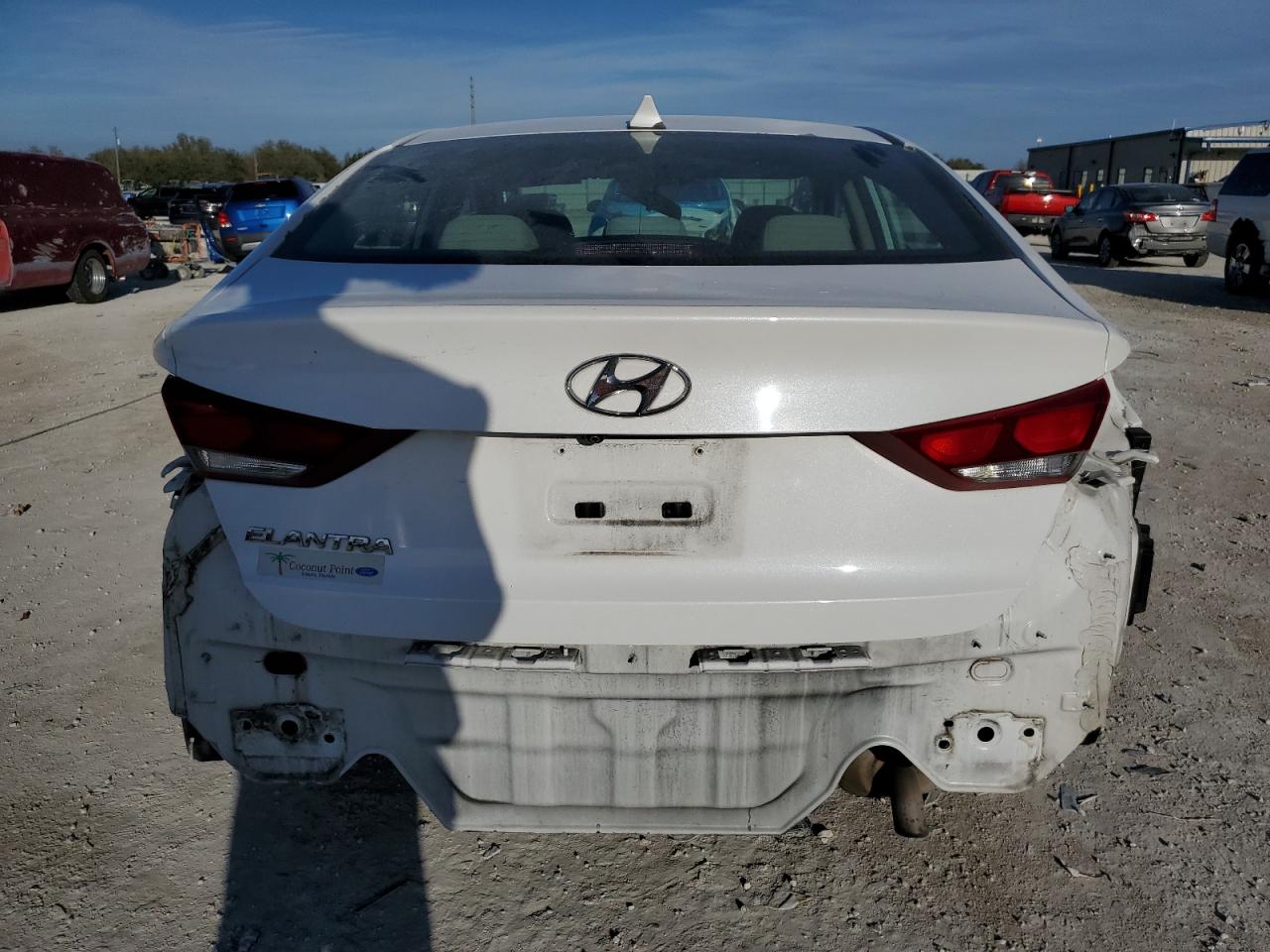 2017 Hyundai Elantra - Image 6