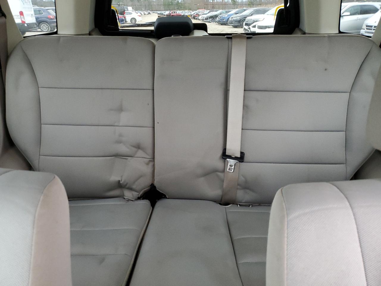2010 Ford Escape - Image 10