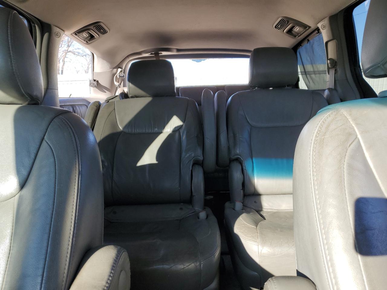 2007 Toyota Sienna - Image 10