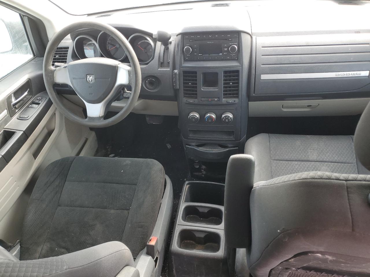 2010 Dodge Caravan - Image 8