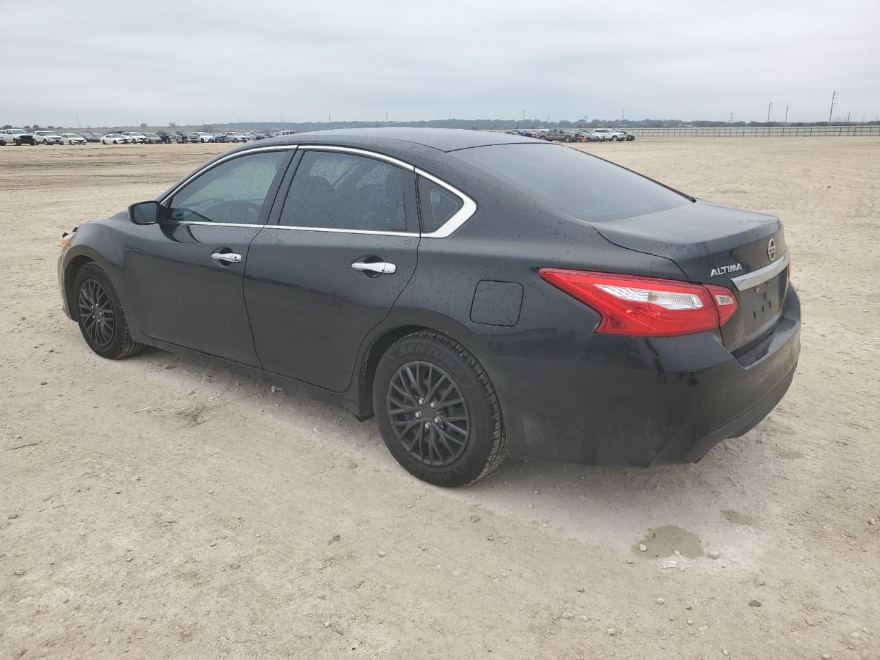 2017 Nissan Altima - Image 2
