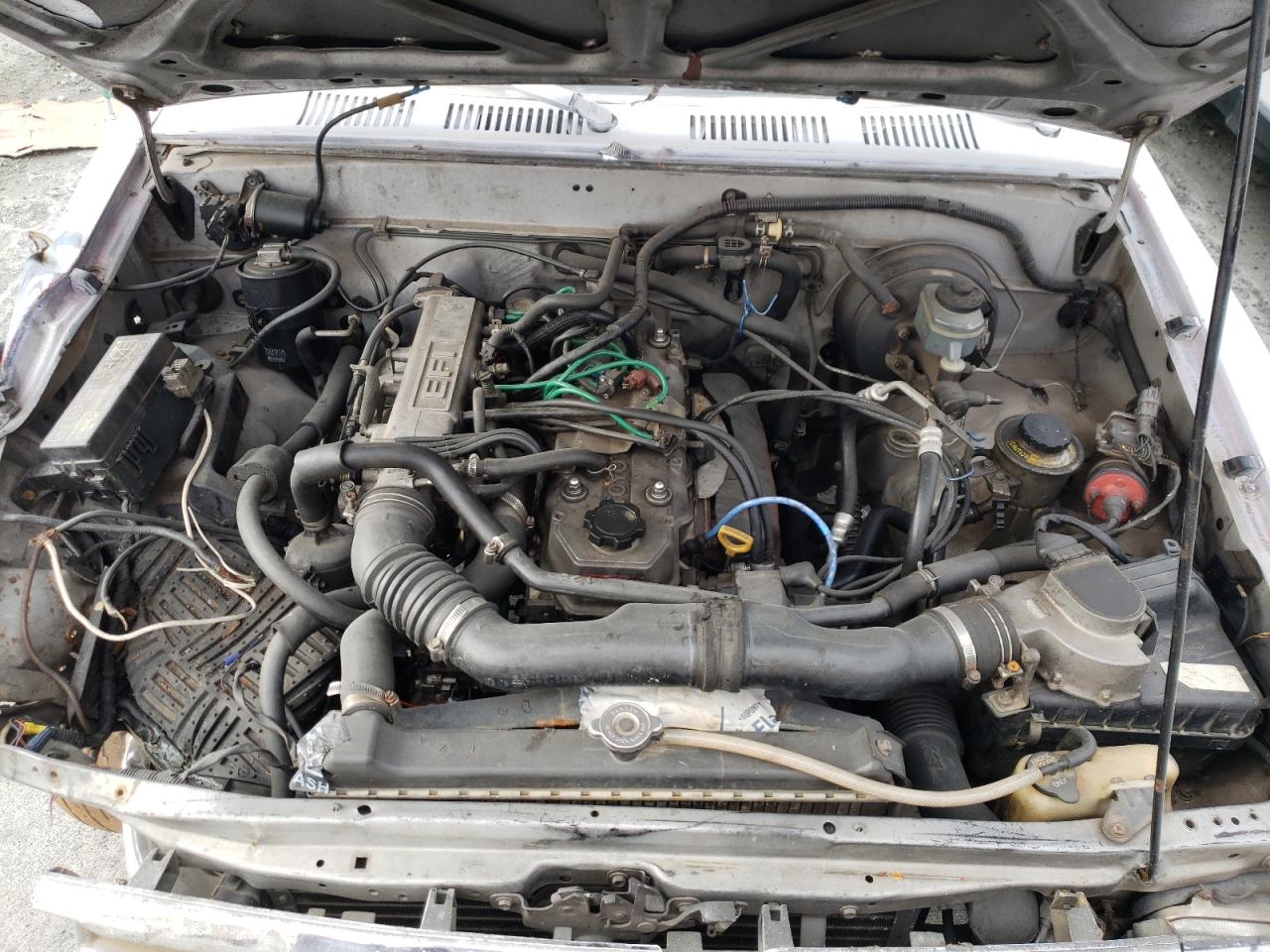 1990 Toyota Pickup - Image 11