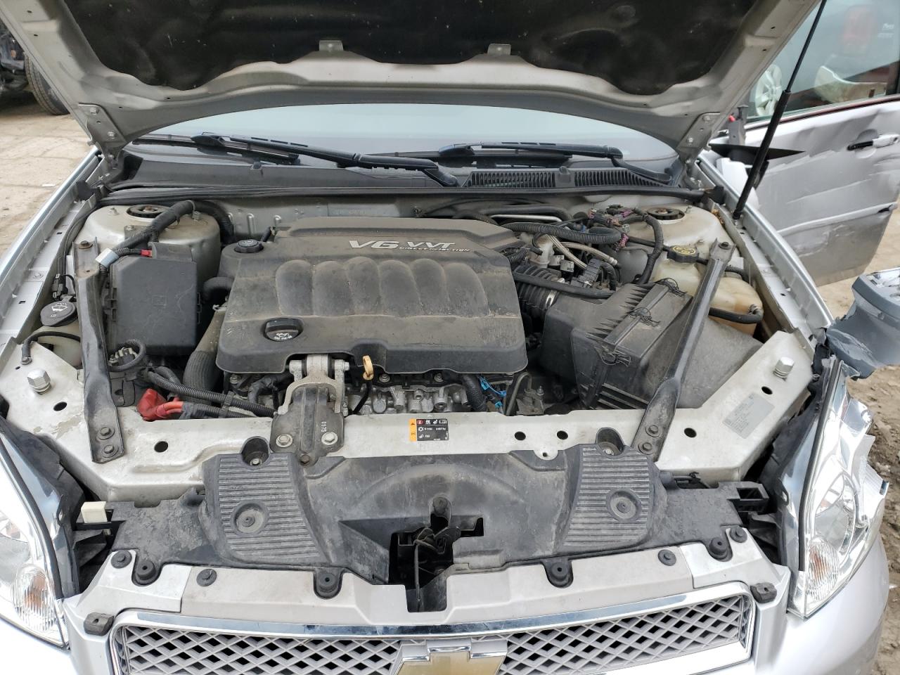2016 Chevrolet Impala - Image 11