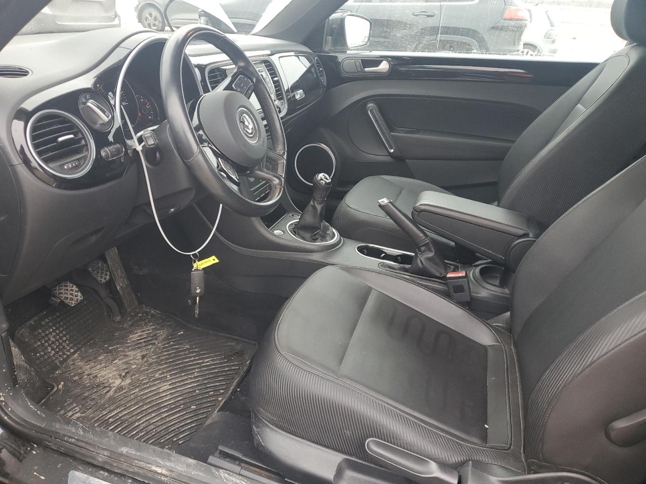 2012 Volkswagen Beetle - Image 7