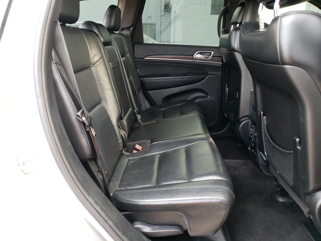 2018 Jeep Grand Cherokee - Image 11