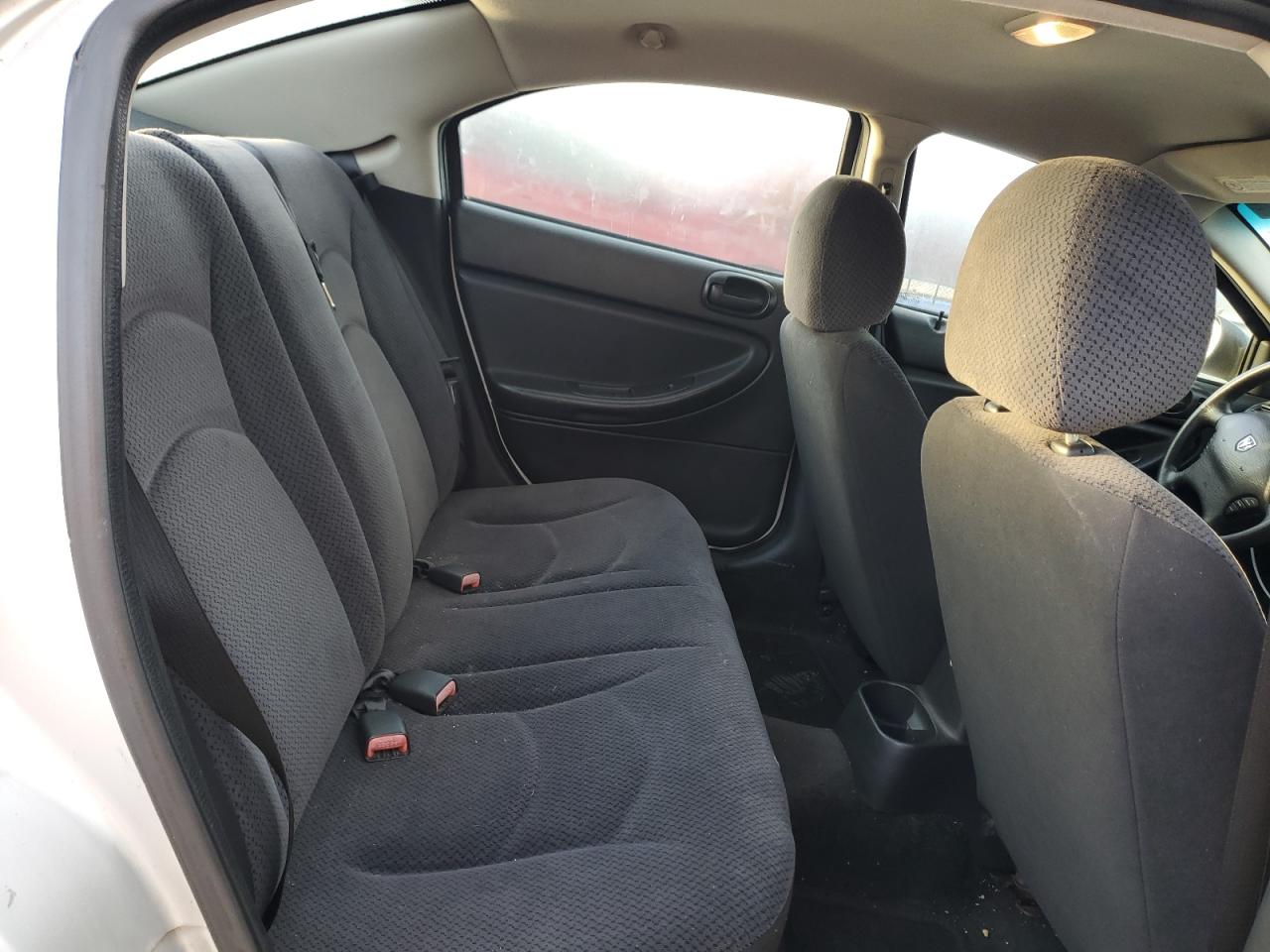 2005 Dodge Stratus - Image 10