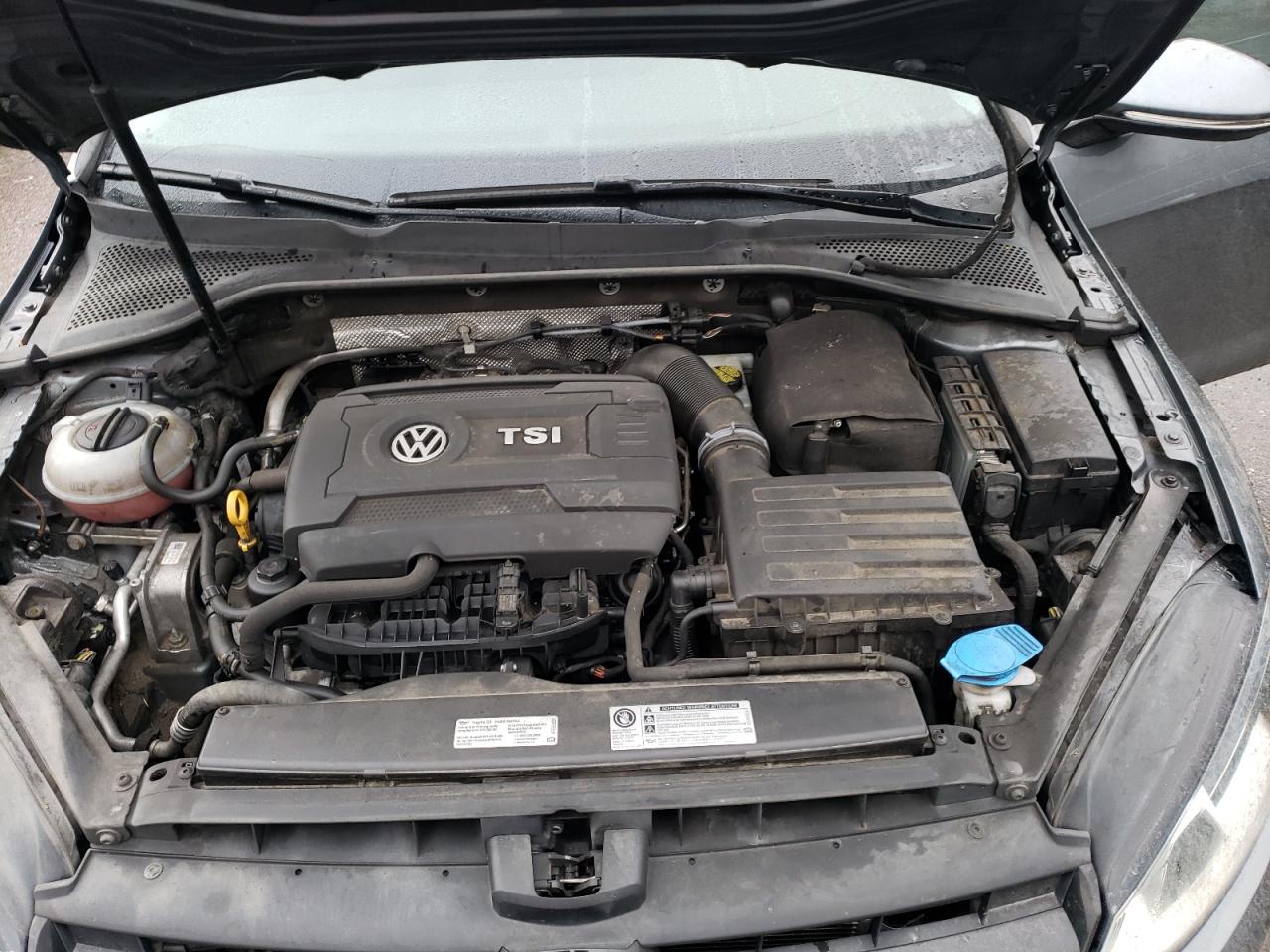 2017 Volkswagen Golf - Image 12