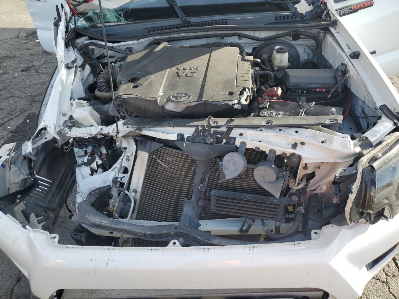 2015 Toyota Tacoma - Image 12