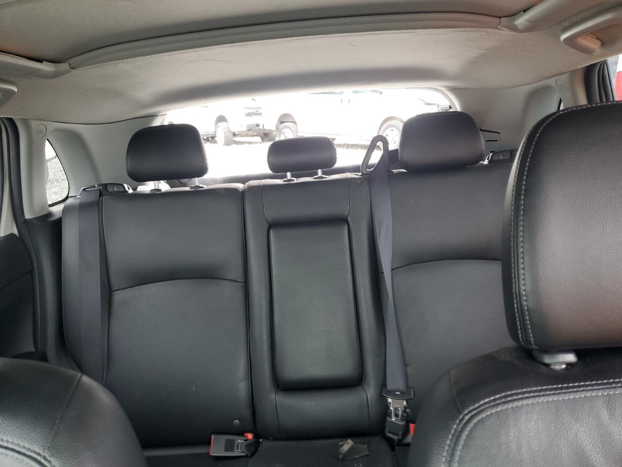 2017 Mitsubishi Outlander - Image 10
