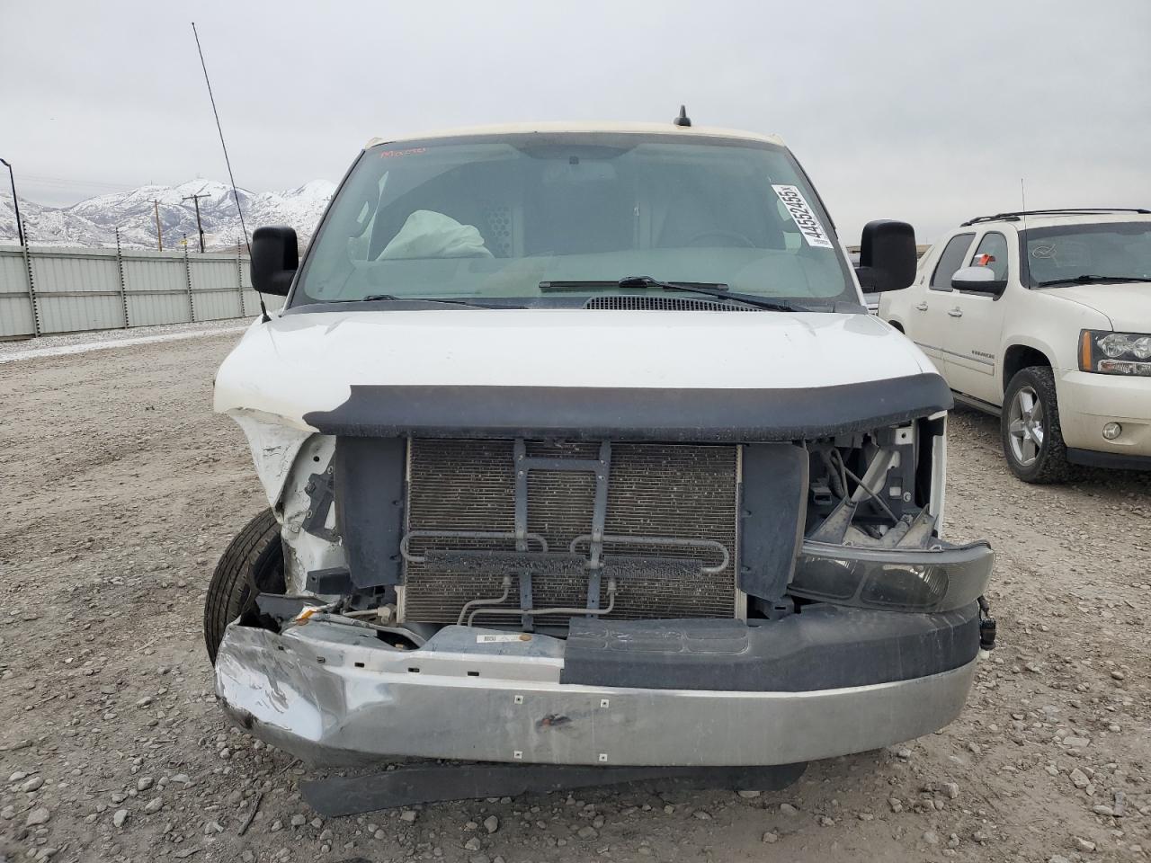 2016 Chevrolet Express - Image 5