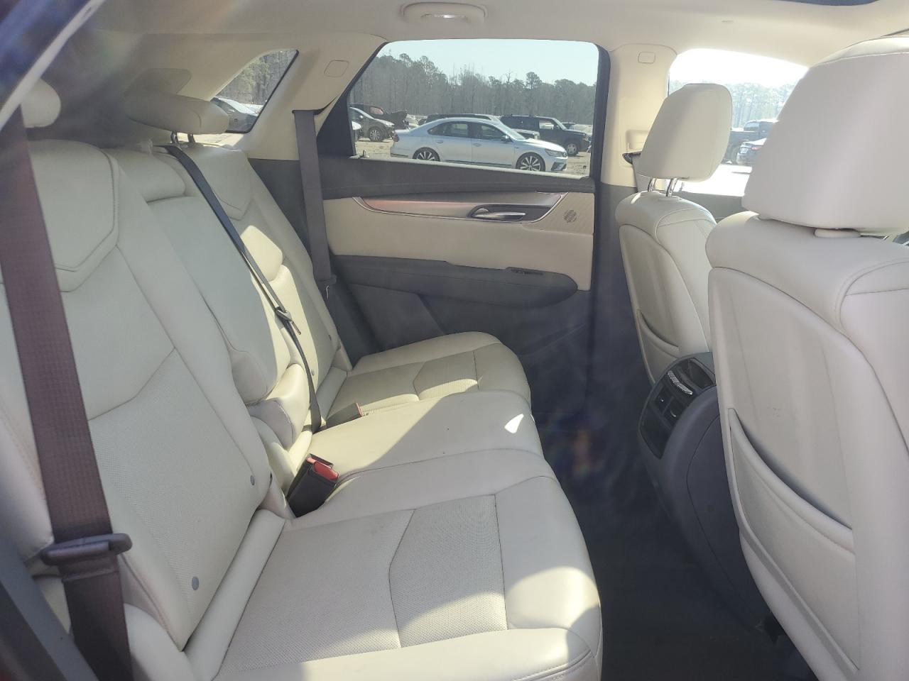 2017 Cadillac XT5 - Image 11