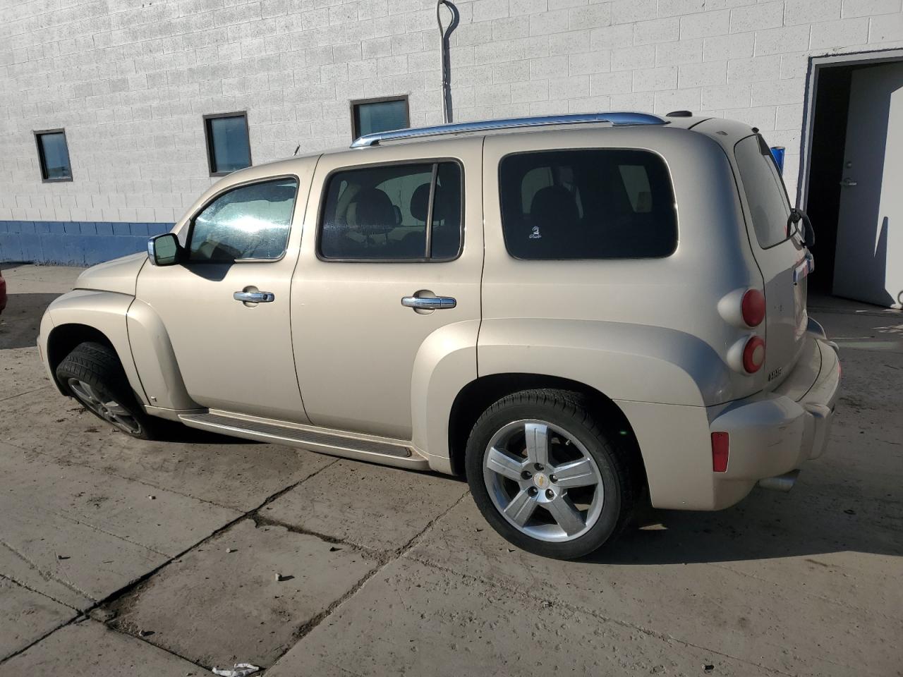 2009 Chevrolet HHR - Image 2