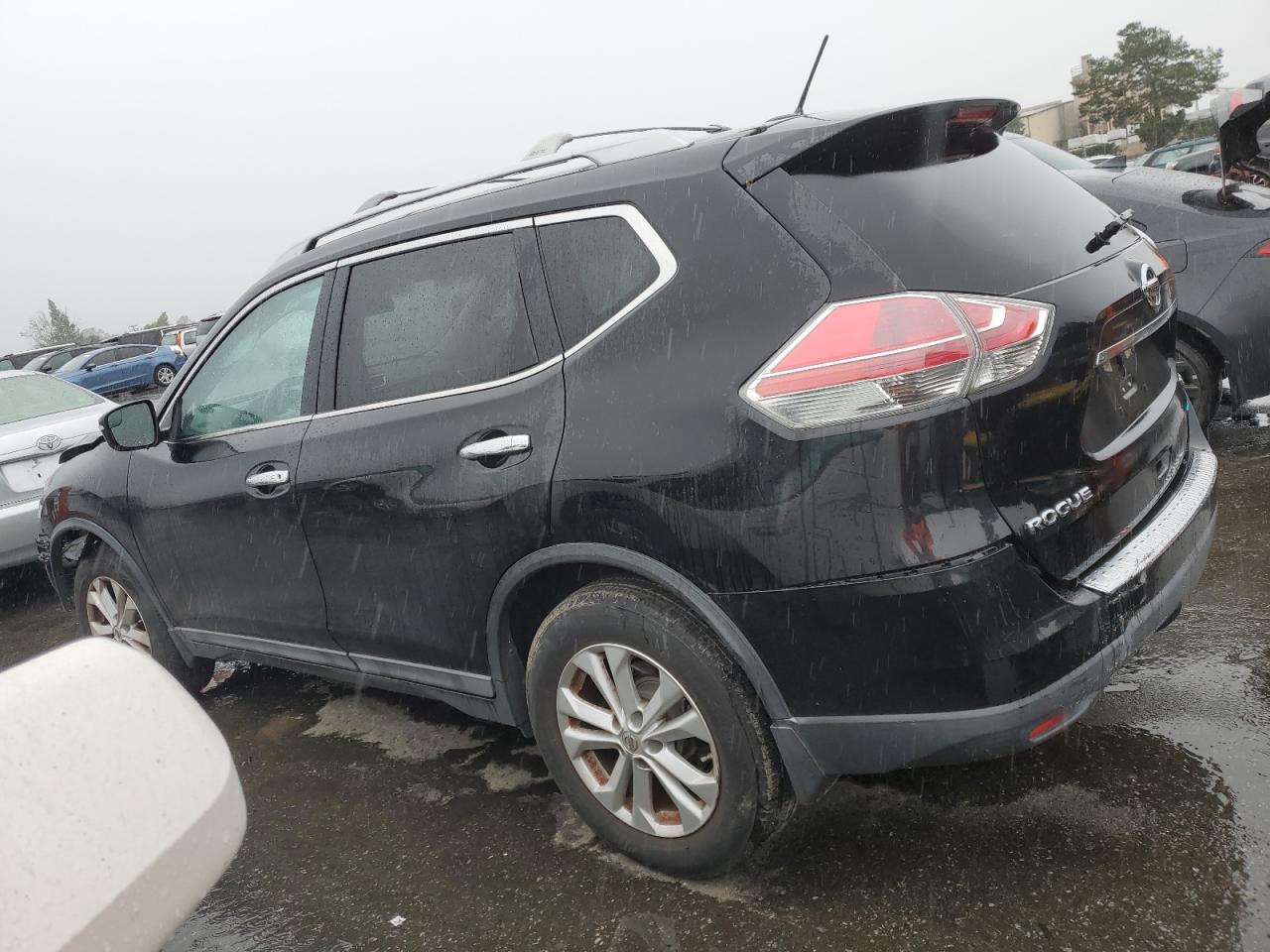2014 Nissan Rogue - Image 2