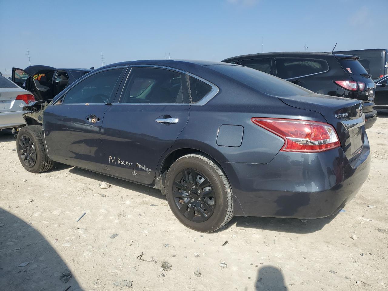 2013 Nissan Altima - Image 2