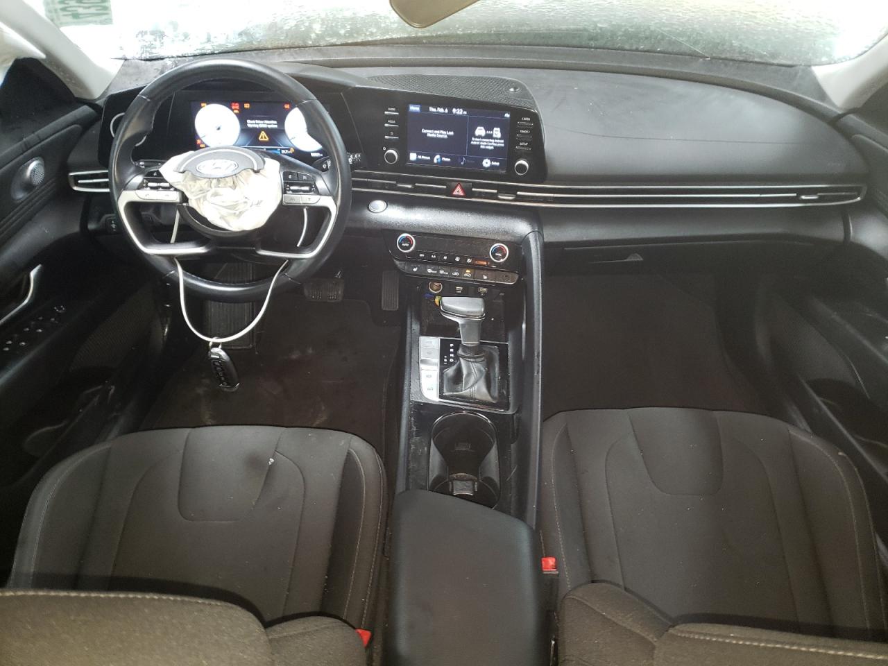 2021 Hyundai Elantra - Image 8