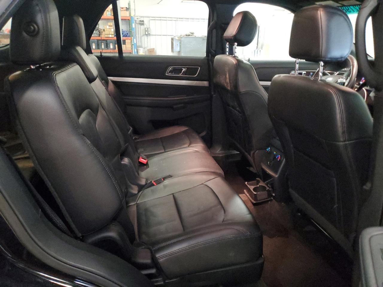 2016 Ford Explorer - Image 11