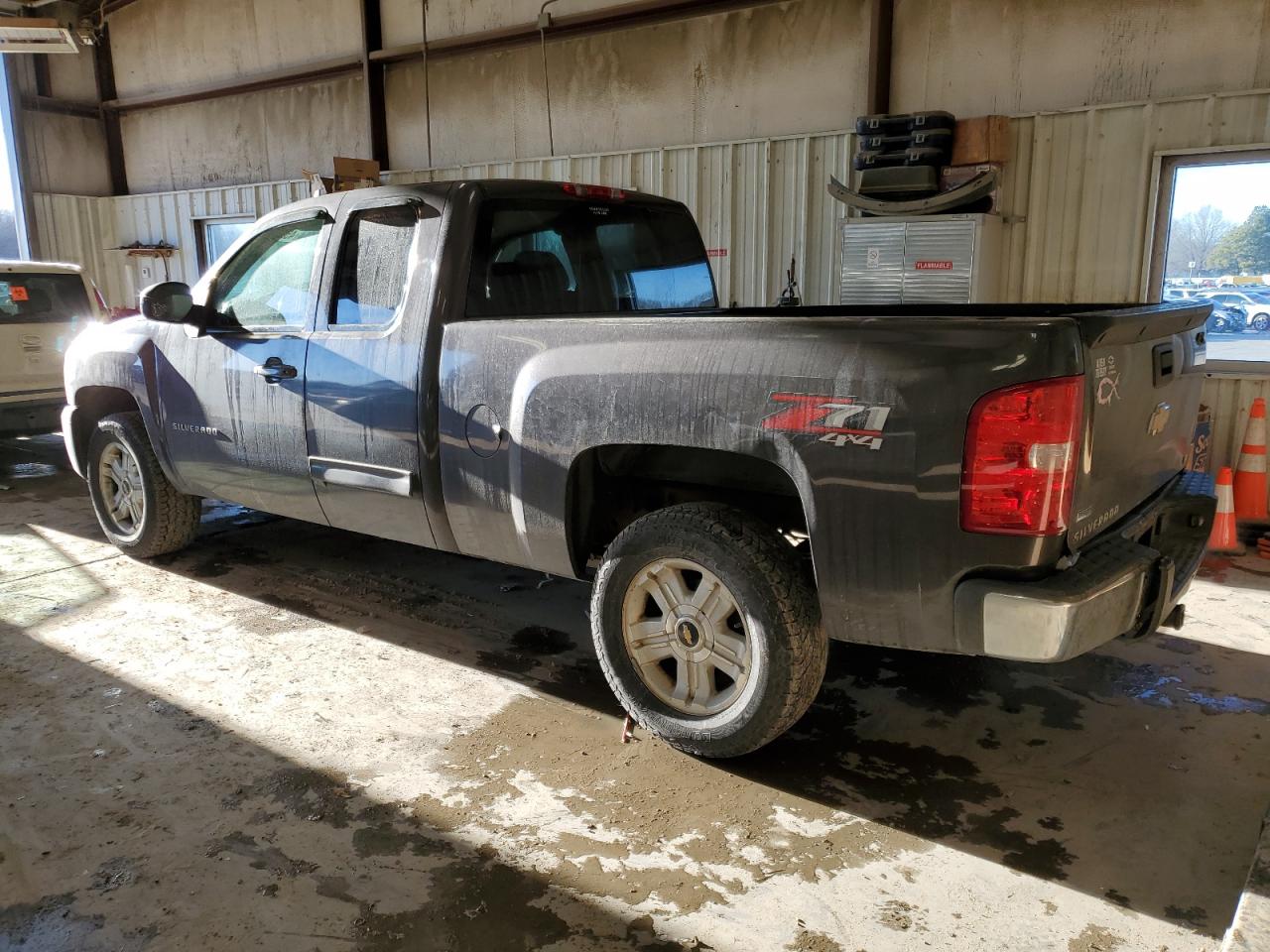 2010 Chevrolet Silverado - Image 2