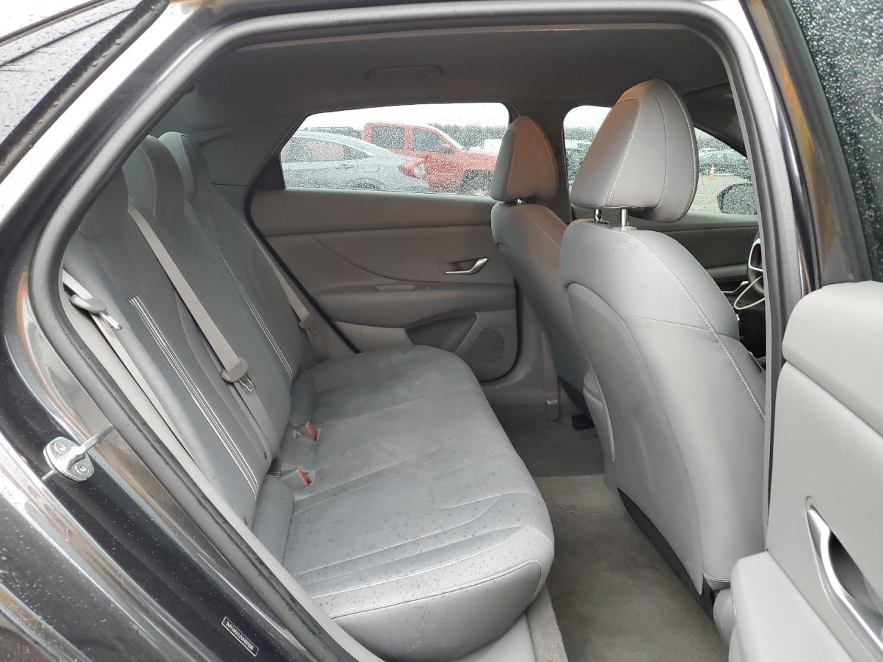 2021 Hyundai Elantra - Image 10