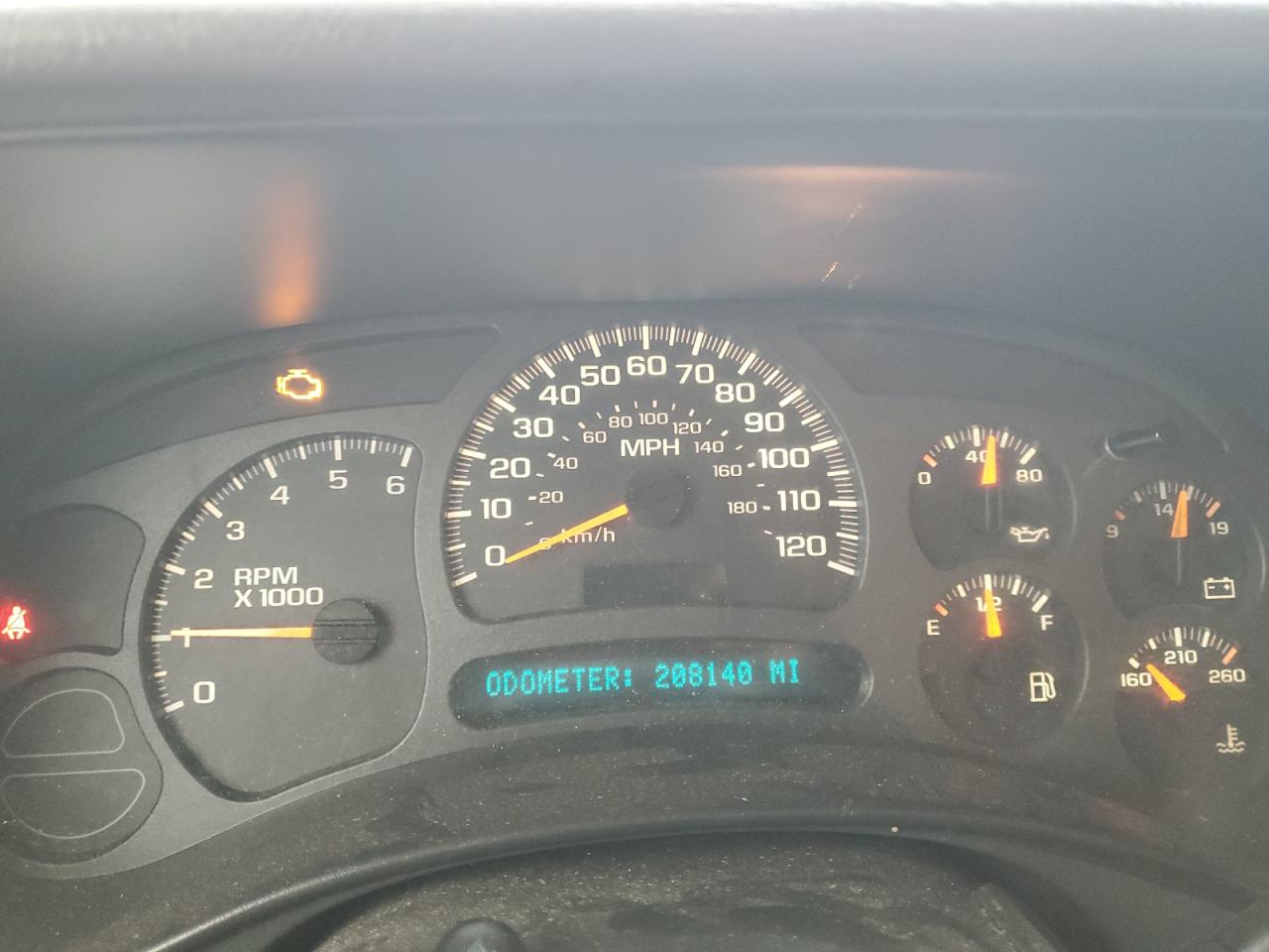 2004 Chevrolet Silverado - Image 9