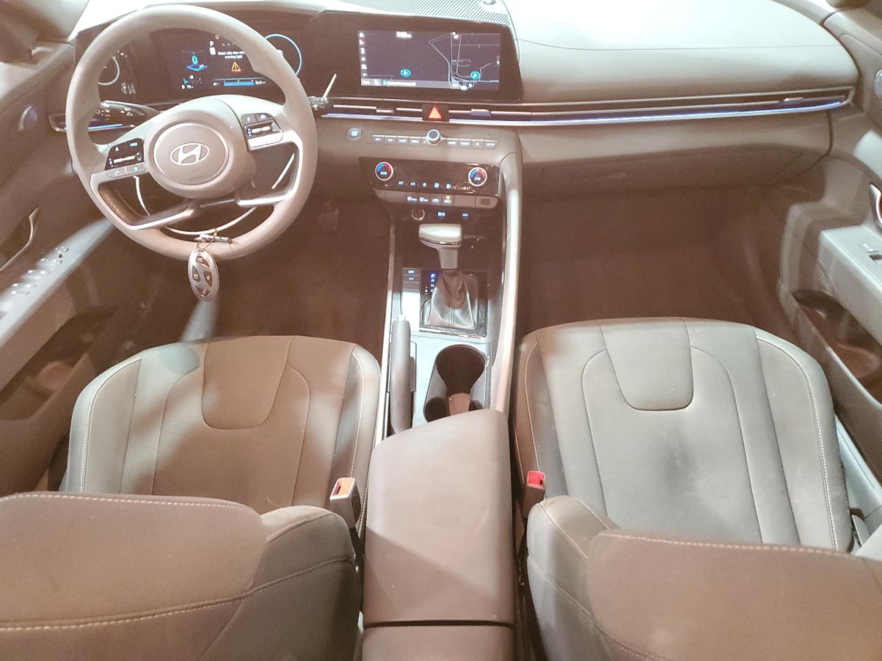 2024 Hyundai Elantra - Image 8