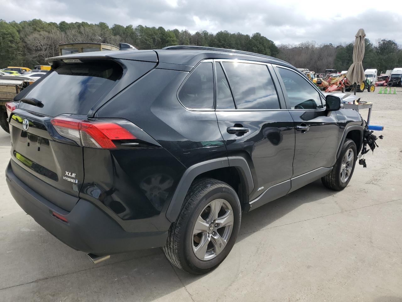 2024 Toyota RAV 4 - Image 3