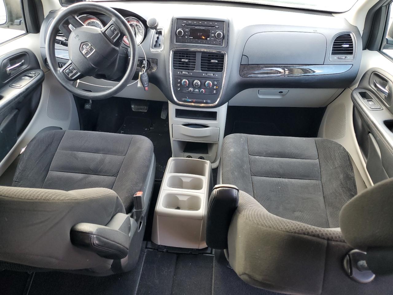 2015 Dodge Caravan - Image 8