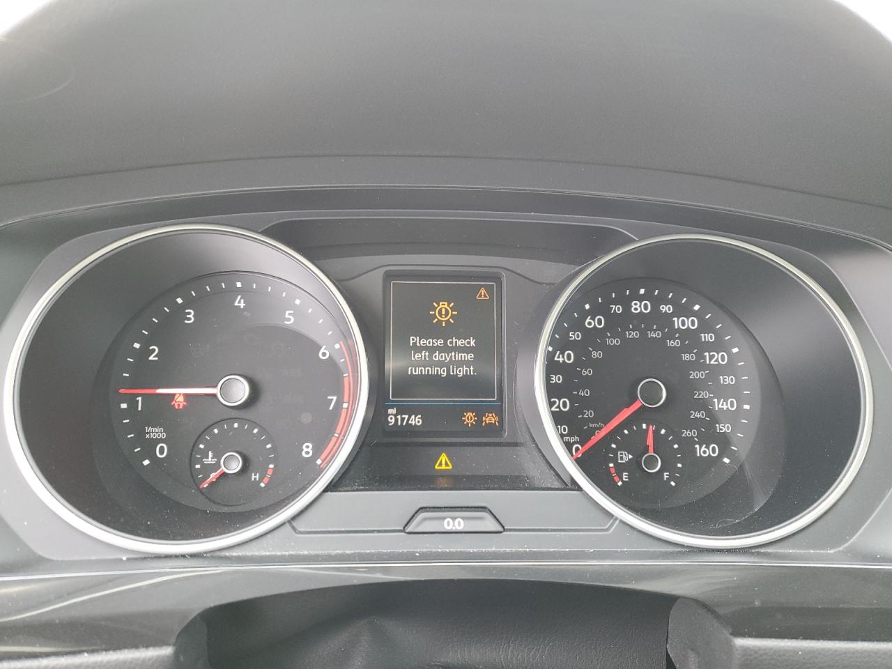 2018 Volkswagen Tiguan - Image 9
