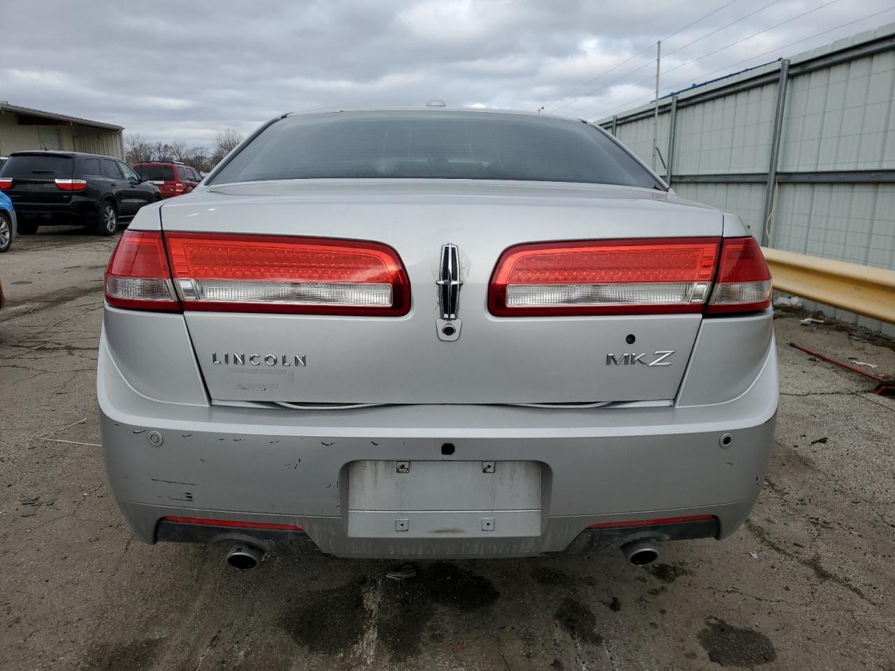2010 Lincoln MKZ - Image 6