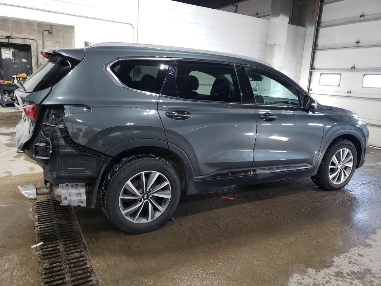 2020 Hyundai Santa Fe - Image 3