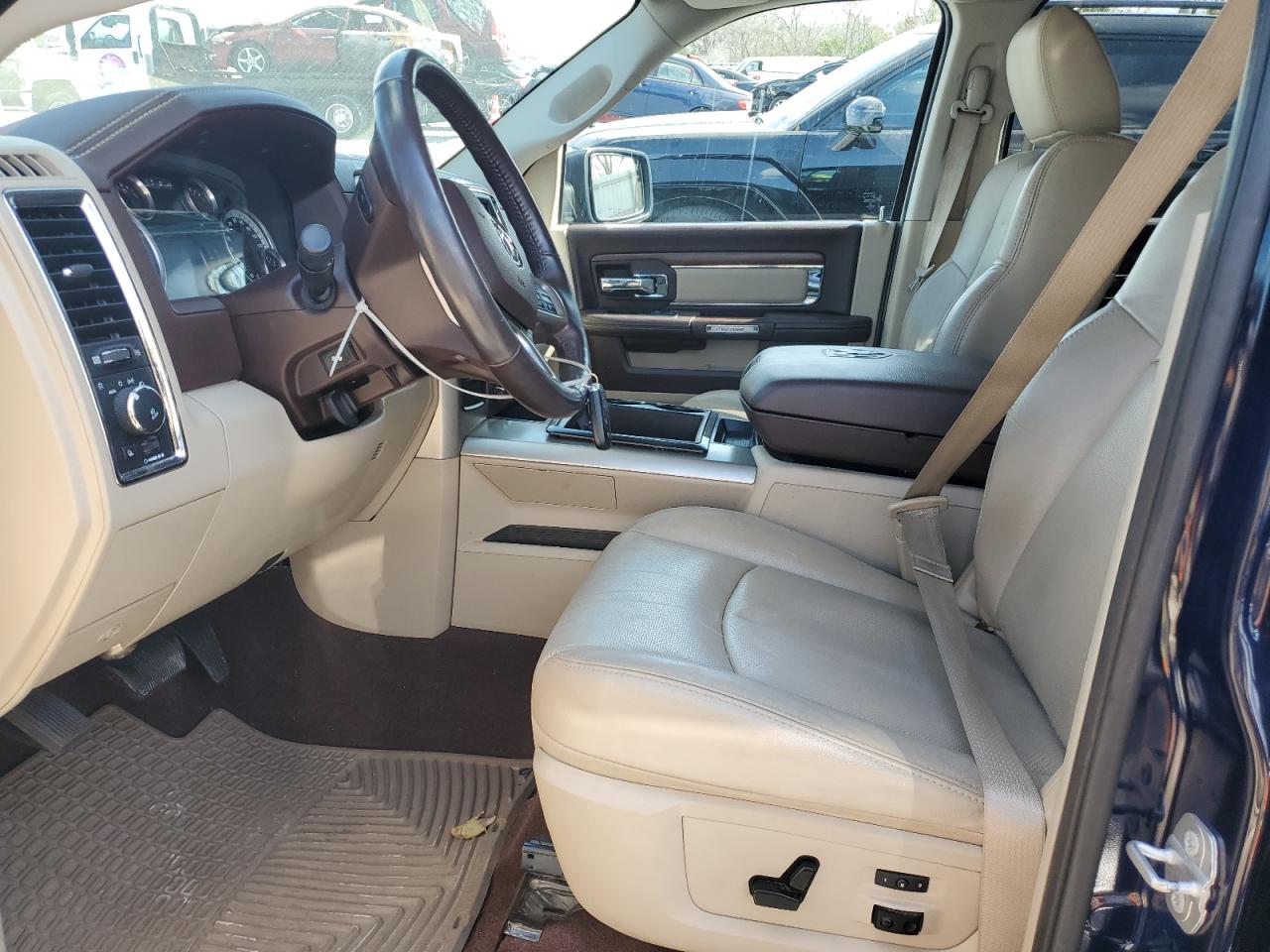 2015 RAM 1500 - Image 7
