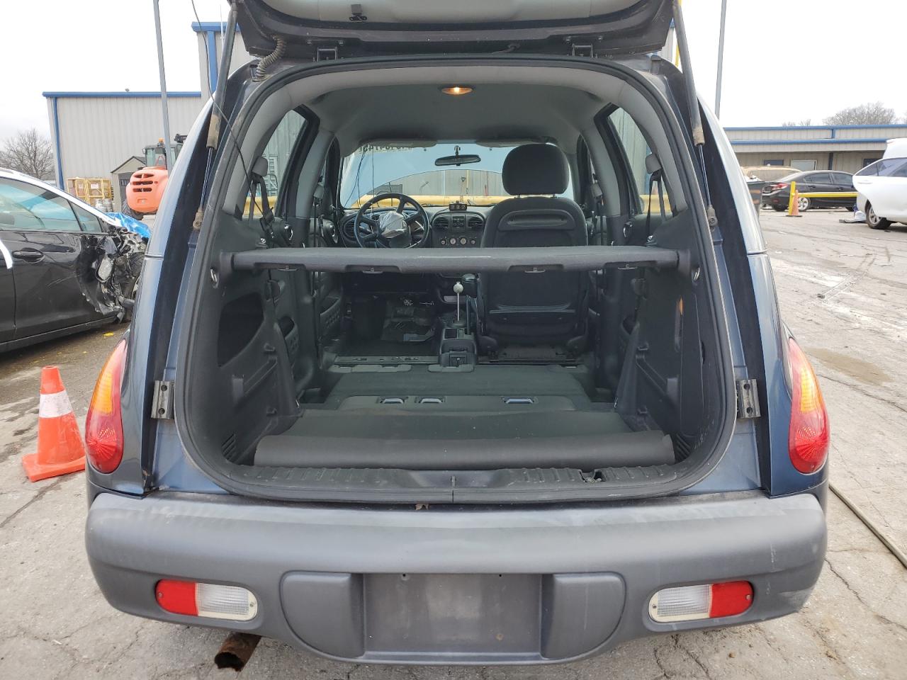 2003 Chrysler PT Cruiser - Image 6