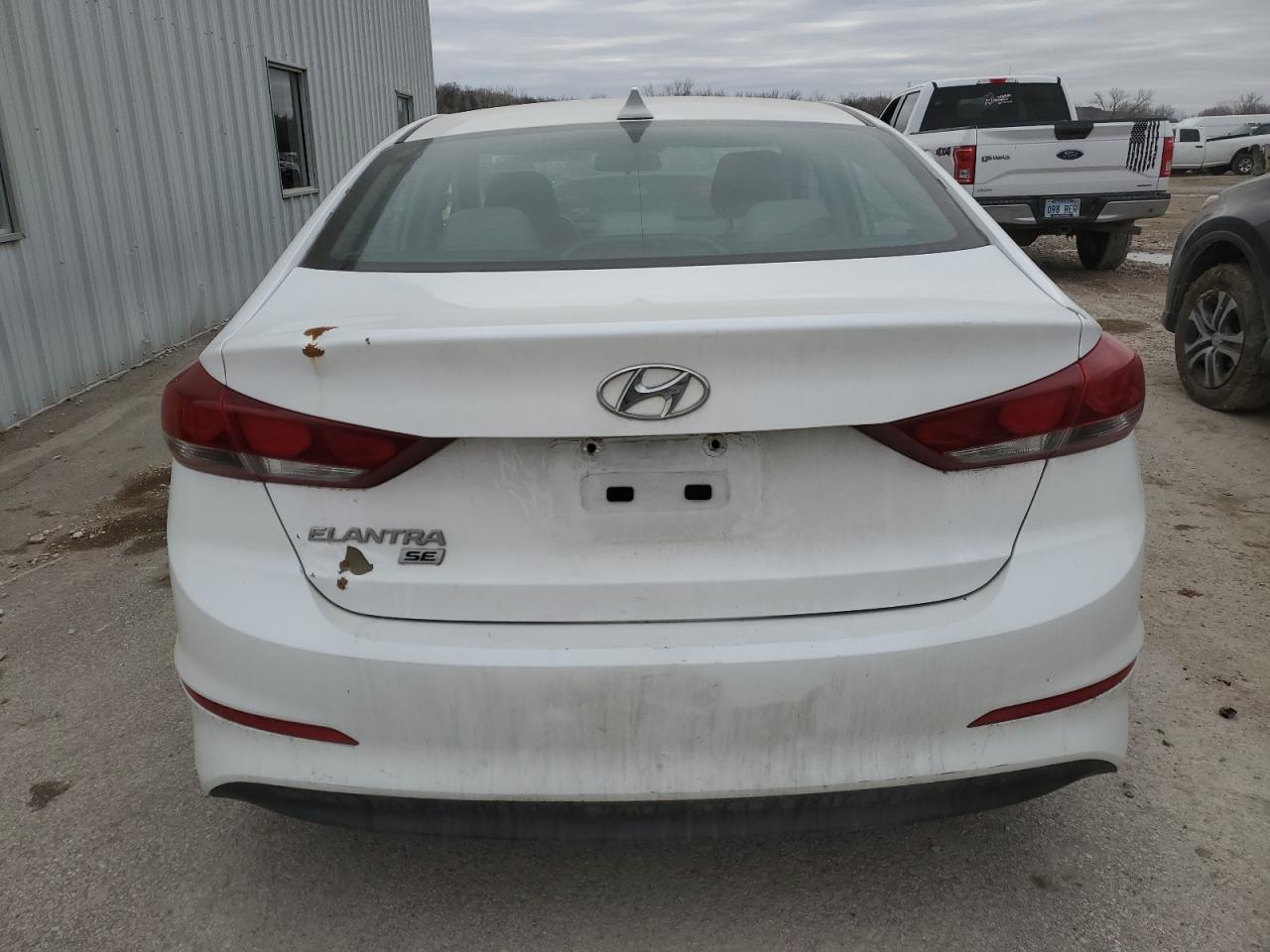 2017 Hyundai Elantra - Image 6