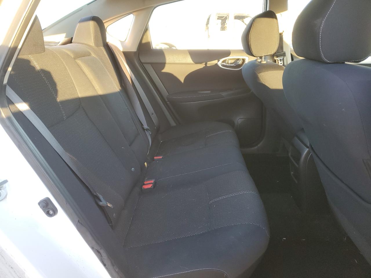 2015 Nissan Sentra - Image 10