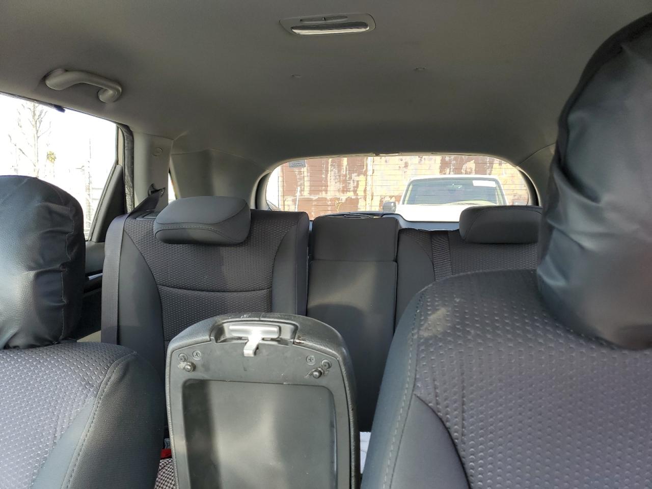 2011 Kia Sorento - Image 10