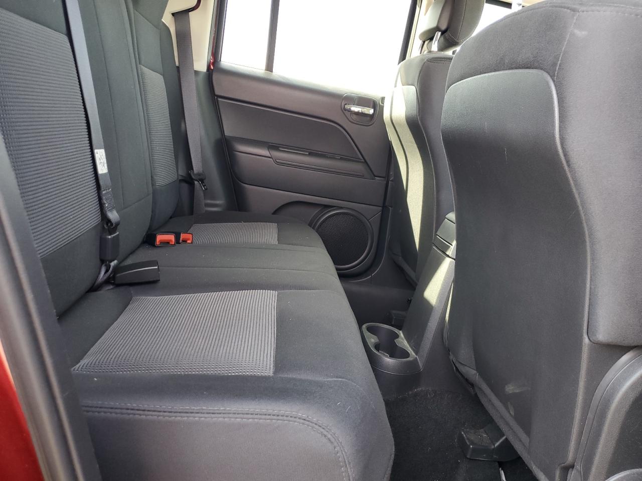 2014 Jeep Liberty (Patriot) - Image 11