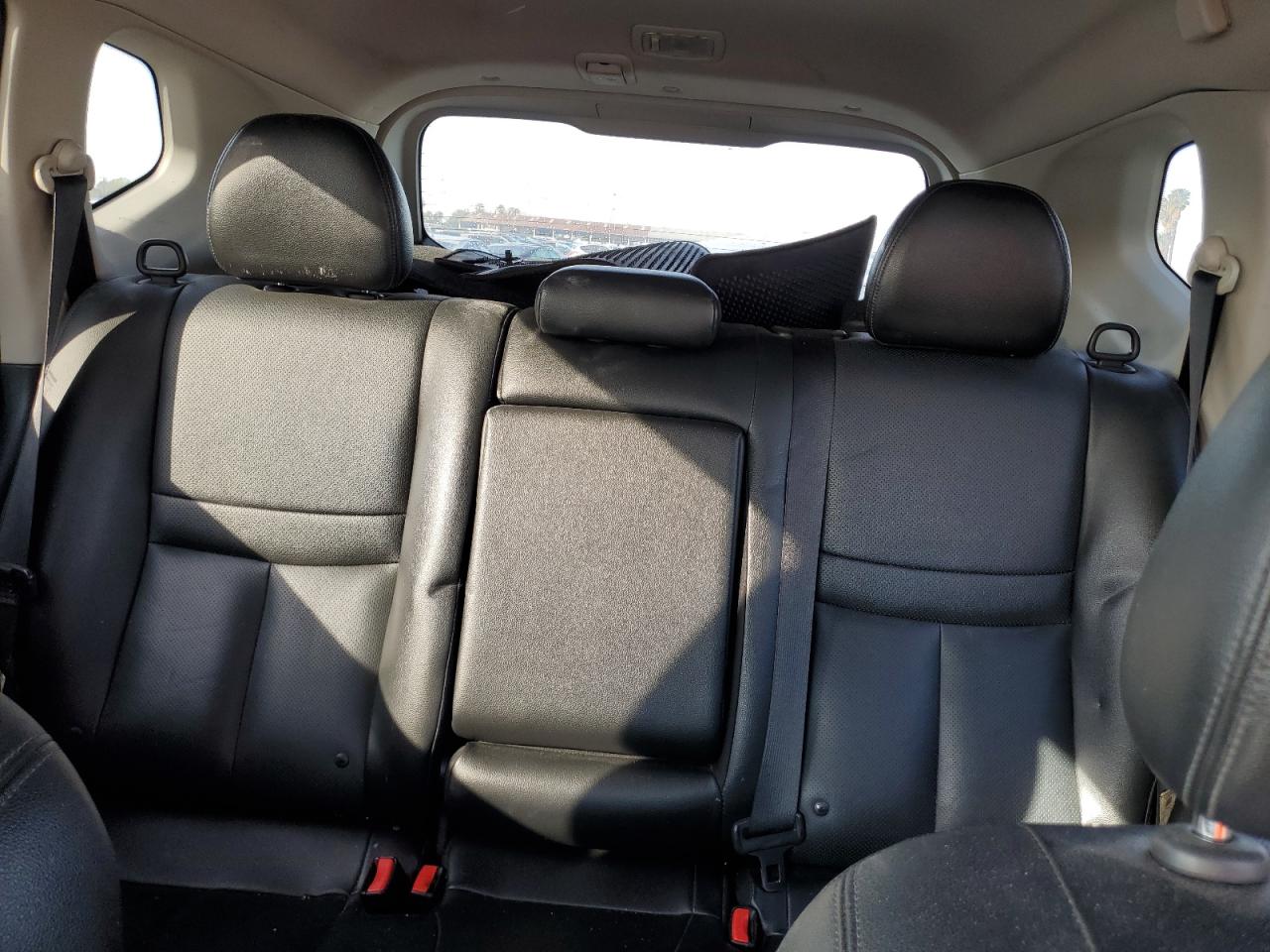2017 Nissan Rogue - Image 10