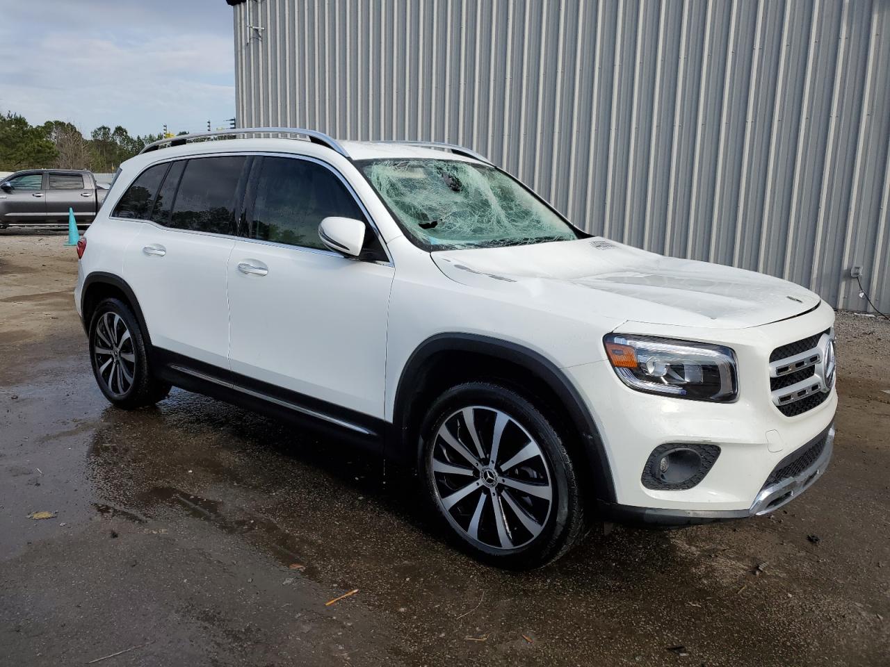 2022 Mercedes-Benz GLB - Image 4