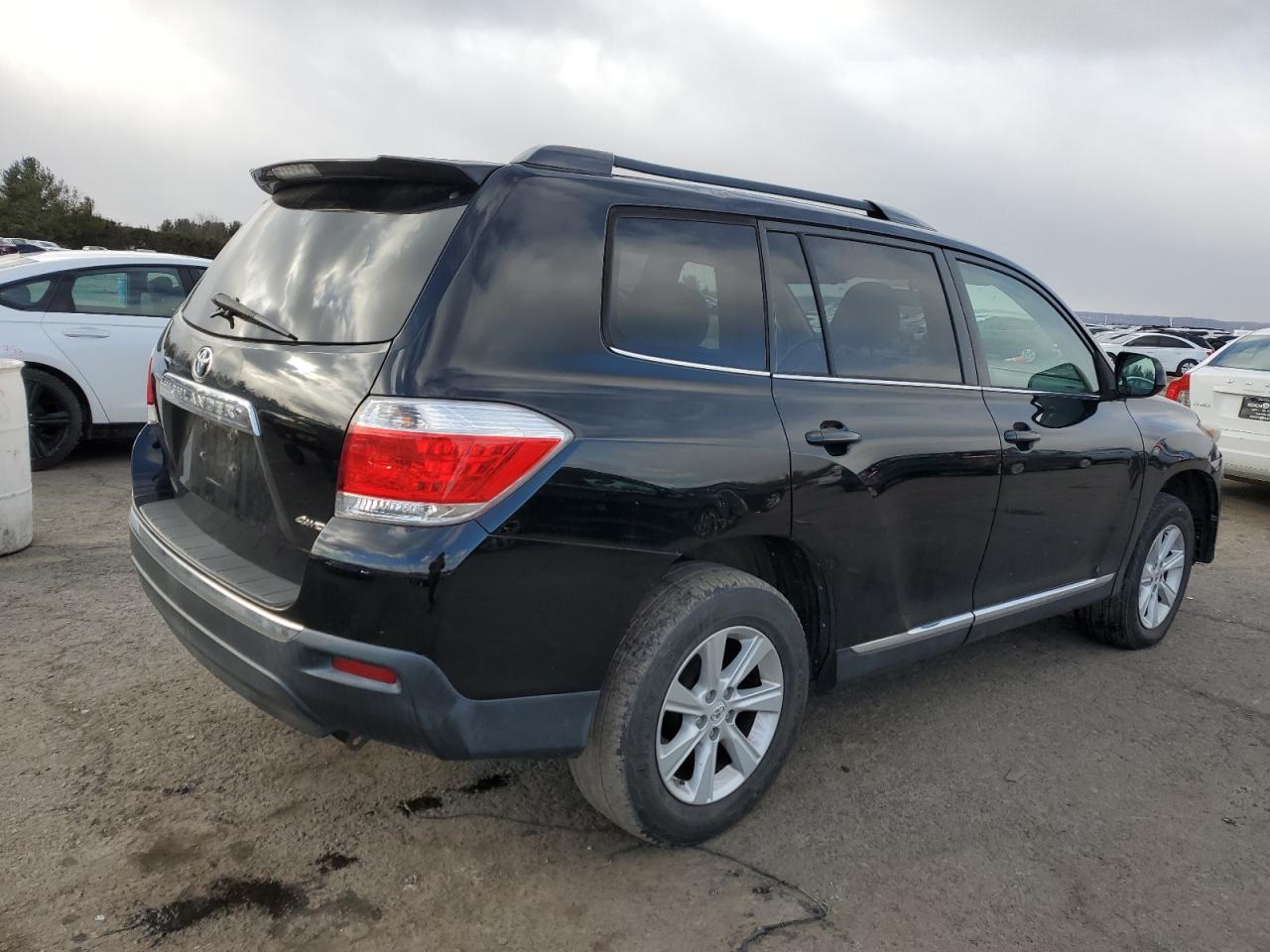 2011 Toyota Highlander - Image 3