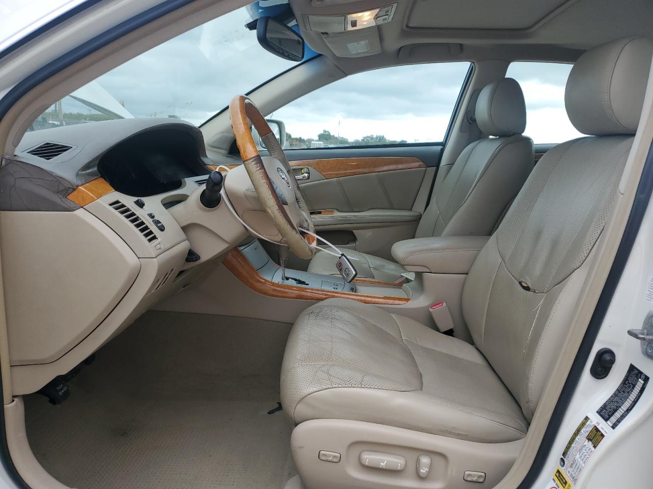 2007 Toyota Avalon - Image 7
