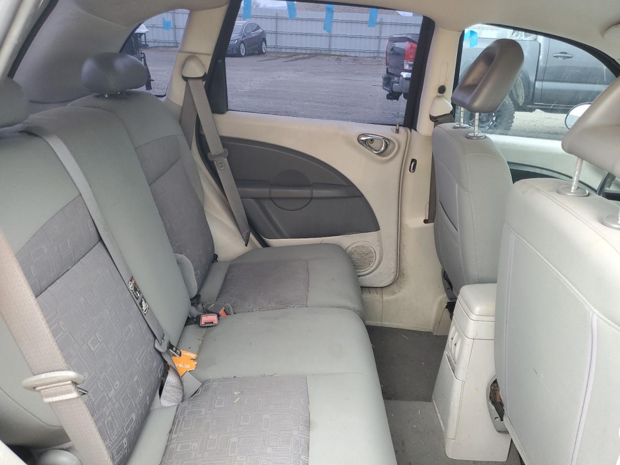 2009 Chrysler PT Cruiser - Image 10