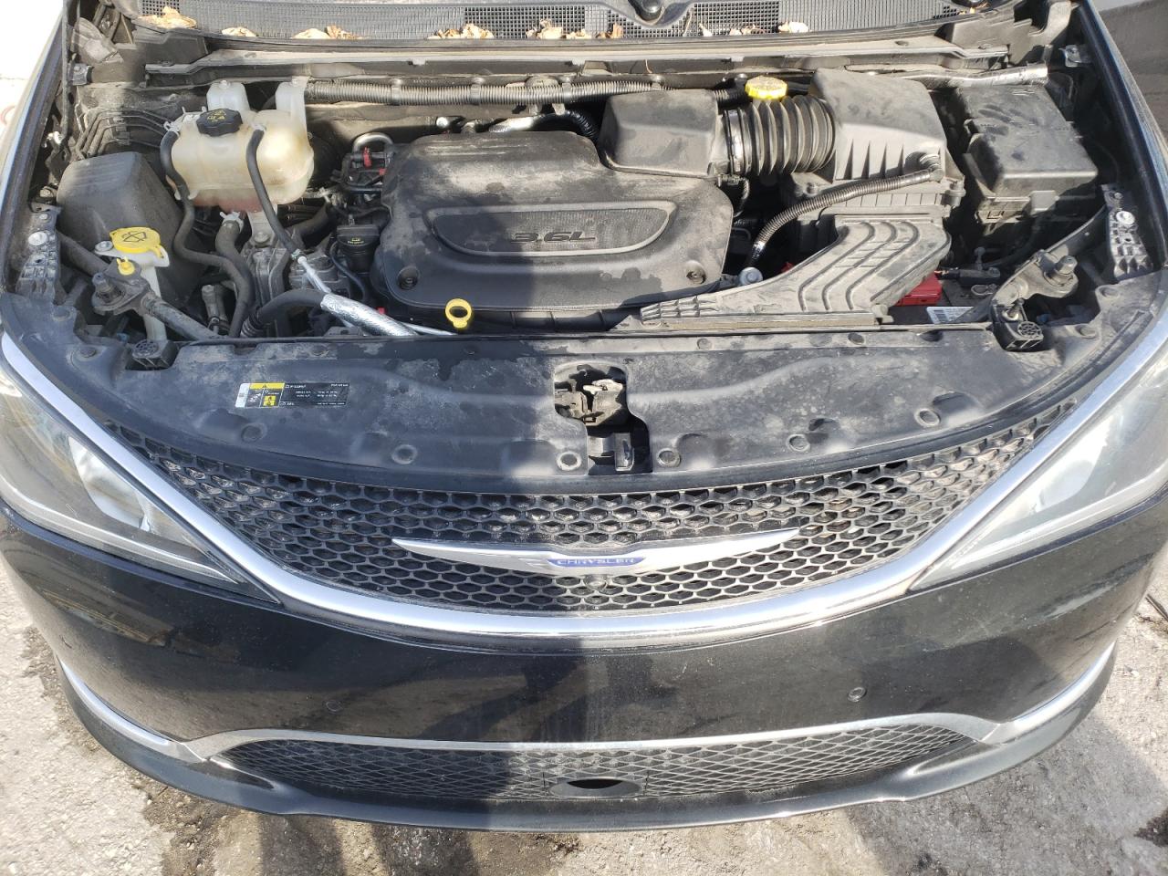 2019 Chrysler Pacifica - Image 12