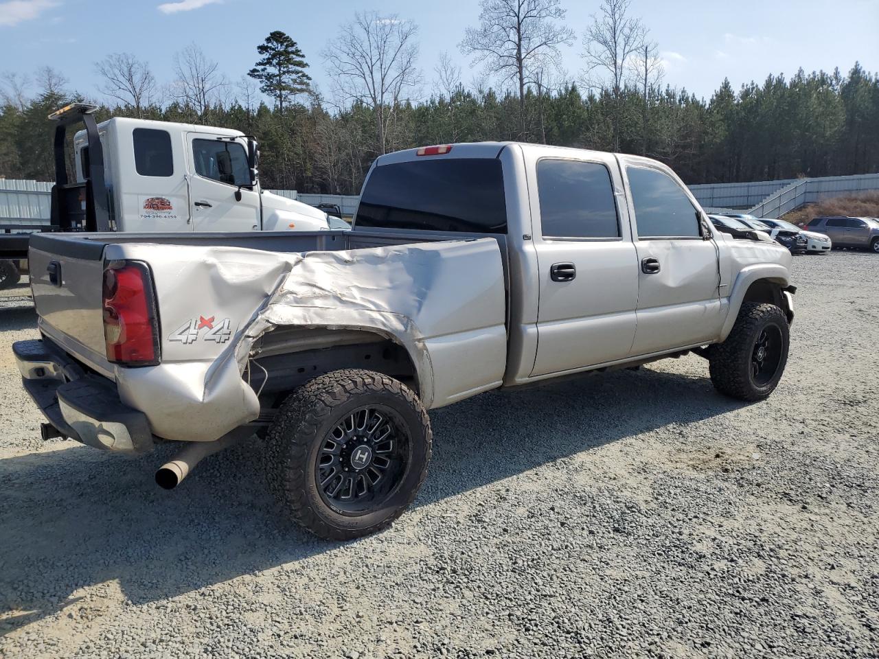 2004 Chevrolet Silverado - Image 3