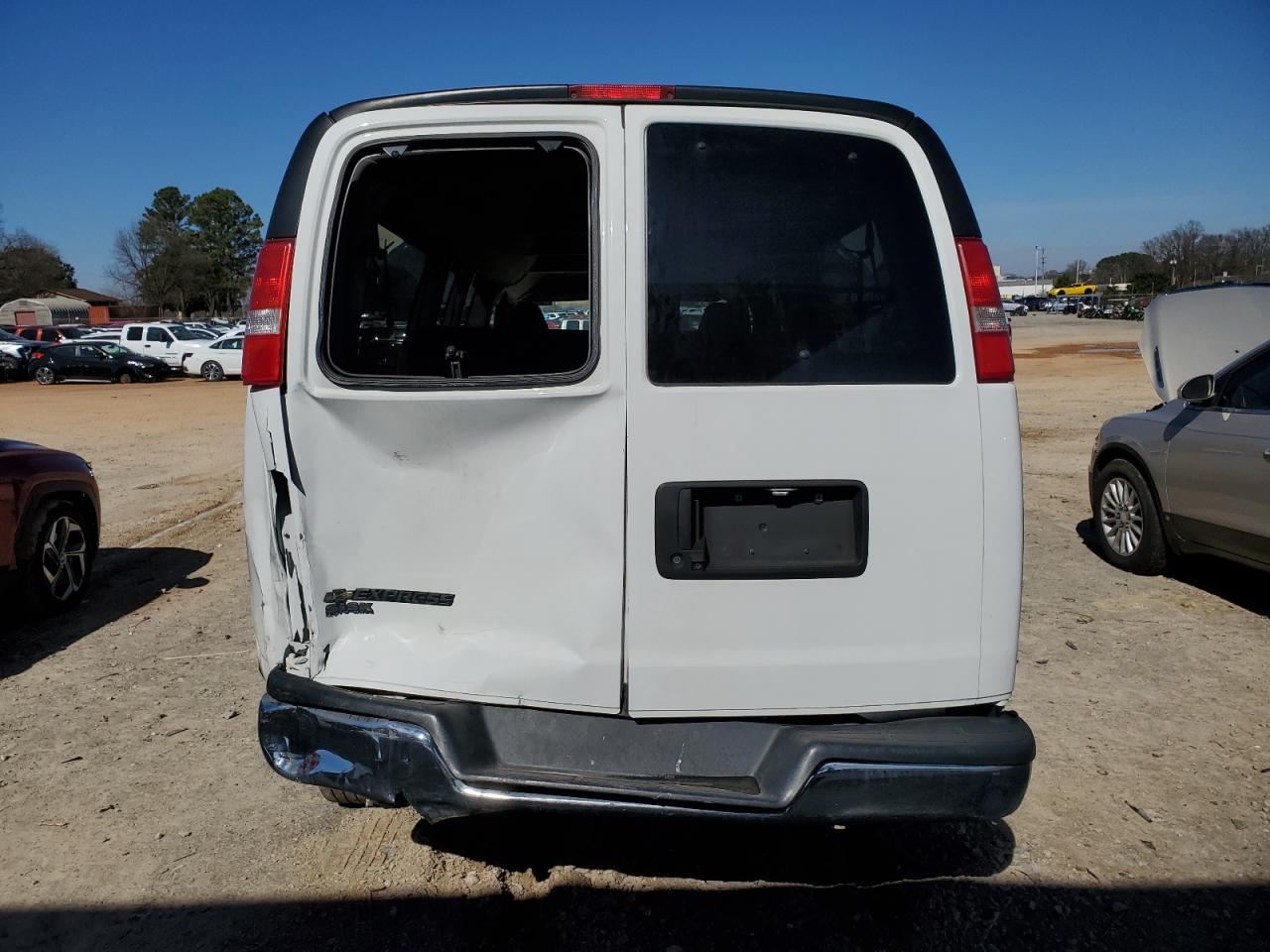 2018 Chevrolet Express G3500 Lt VIN: 1GAZGPFG1J1320173 Lot: 45585895