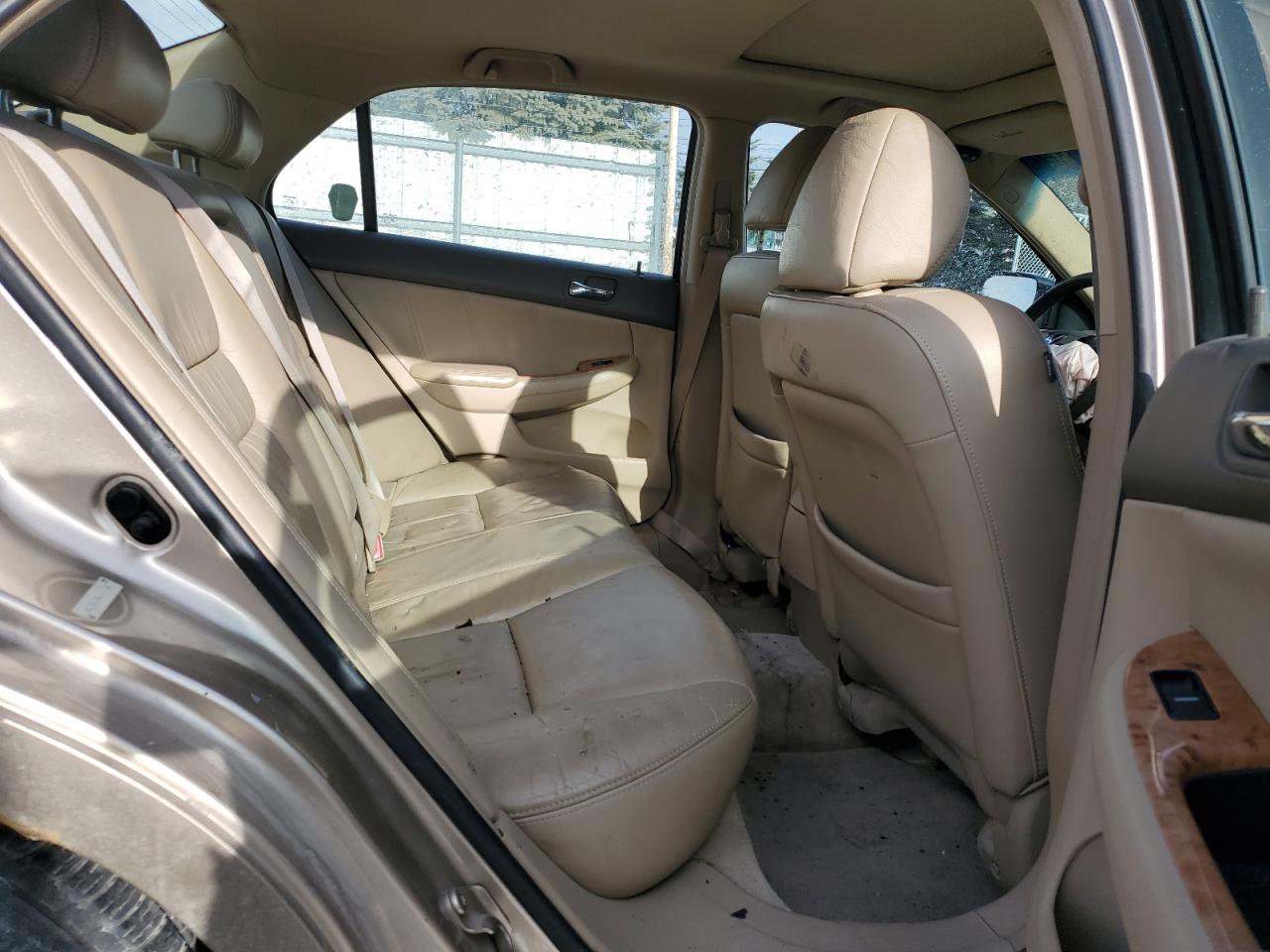 2004 Honda Accord - Image 10