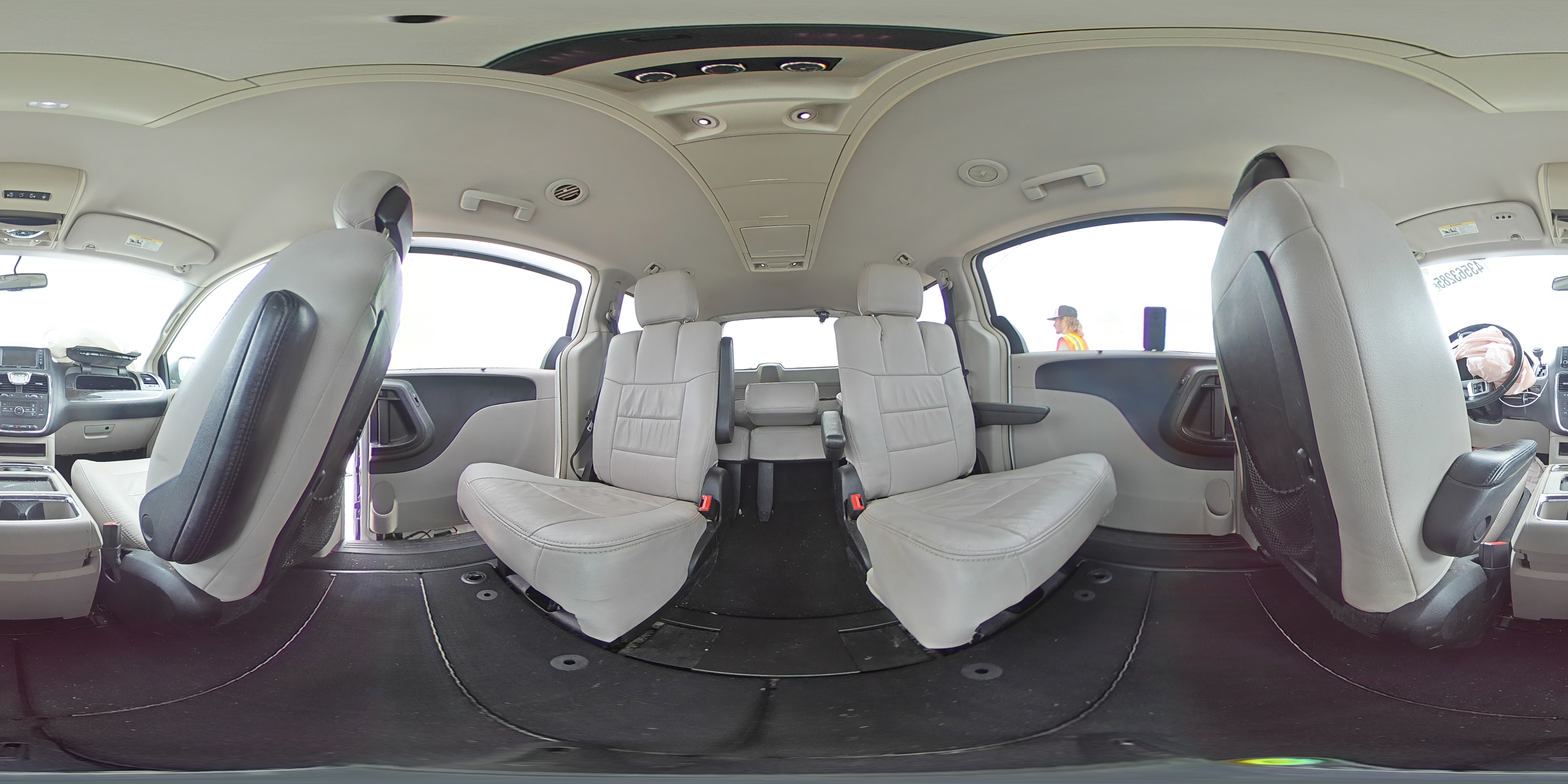 2013 Chrysler Town & Country - Image 12