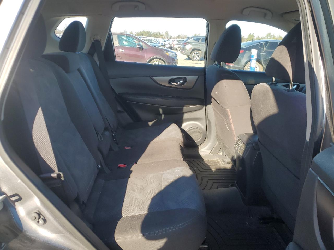 2016 Nissan Rogue - Image 11