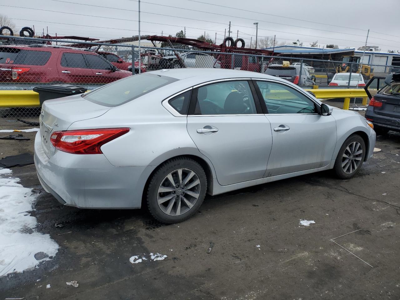 2017 Nissan Altima - Image 3