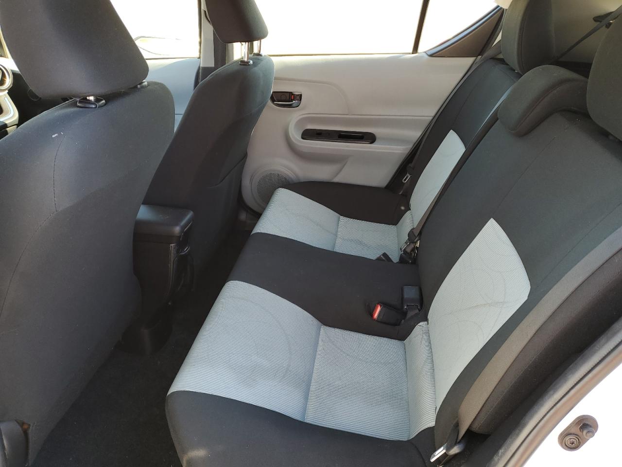 2012 Toyota Prius - Image 10