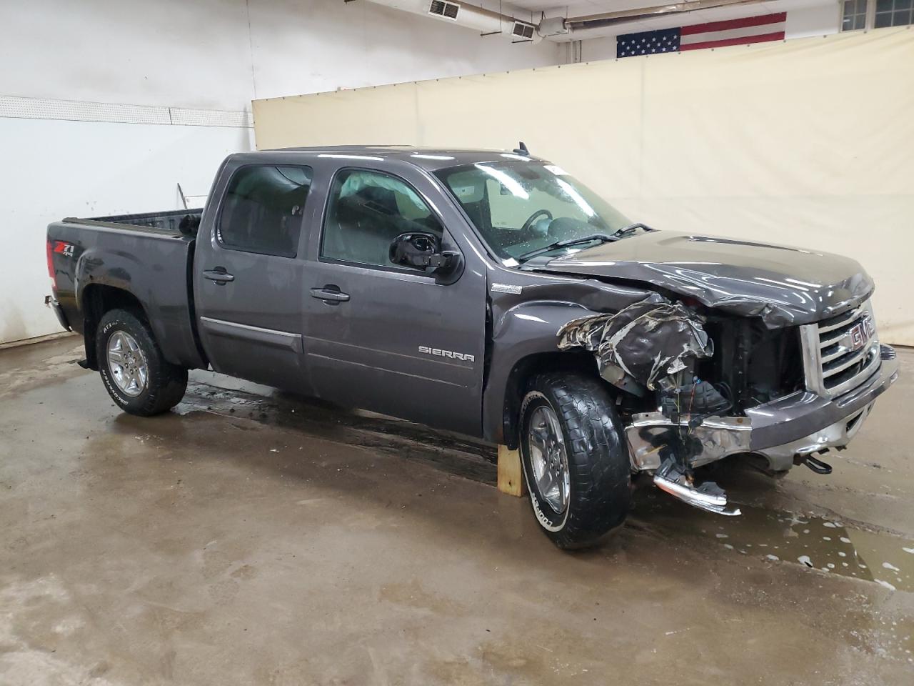2011 GMC Sierra - Image 4